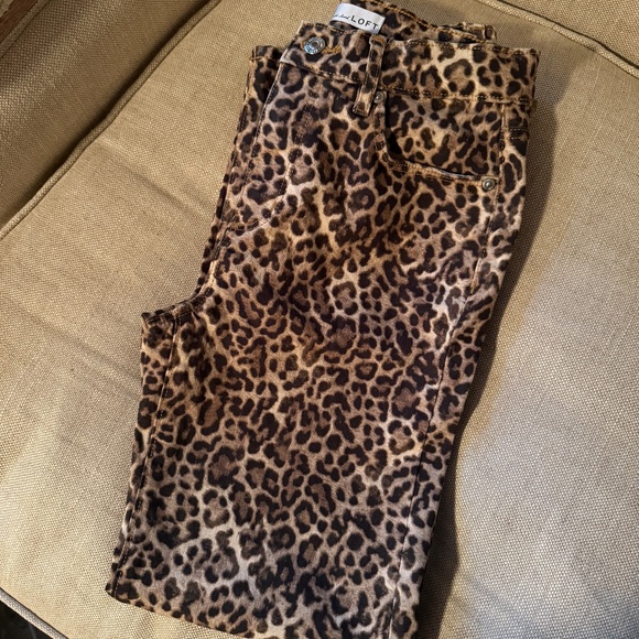 Petite High Rise Wide Leg Jeans in Leopard Print - Picture 5 of 10
